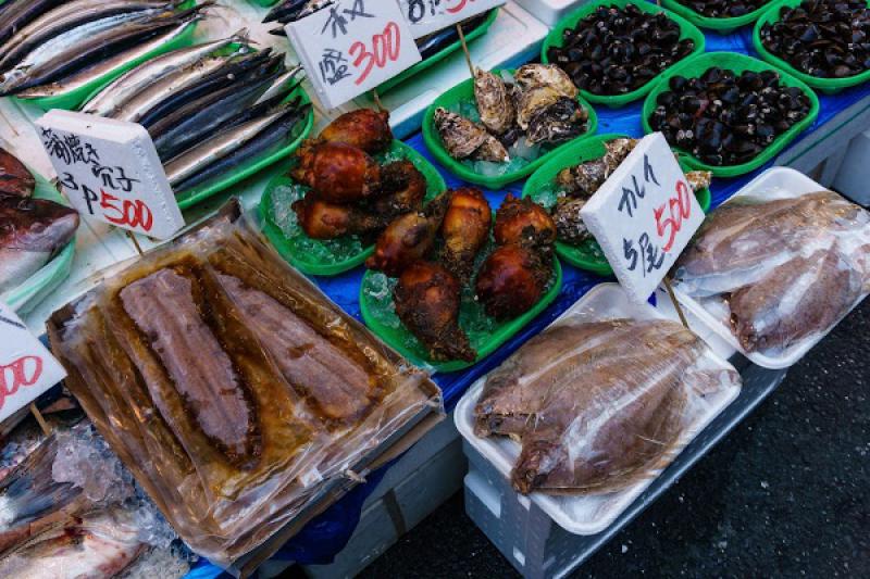 Ameyoko- Markets, Food, Bars, Brand stores