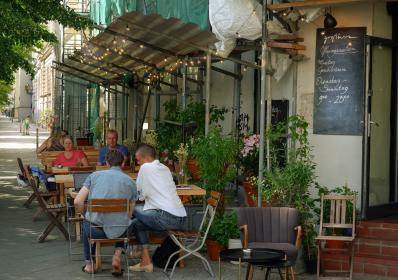 Berlin, Tyskland: Älskad hummus-restaurang har flyttat