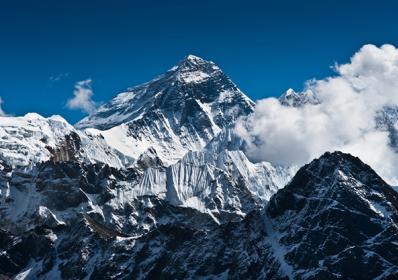 Nepal: Mandy Moore på Mount Everest – samtidigt som dödsfallen ökar i år