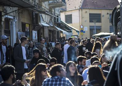 Tel Aviv, Israel: Israel stänger ner i tre veckor