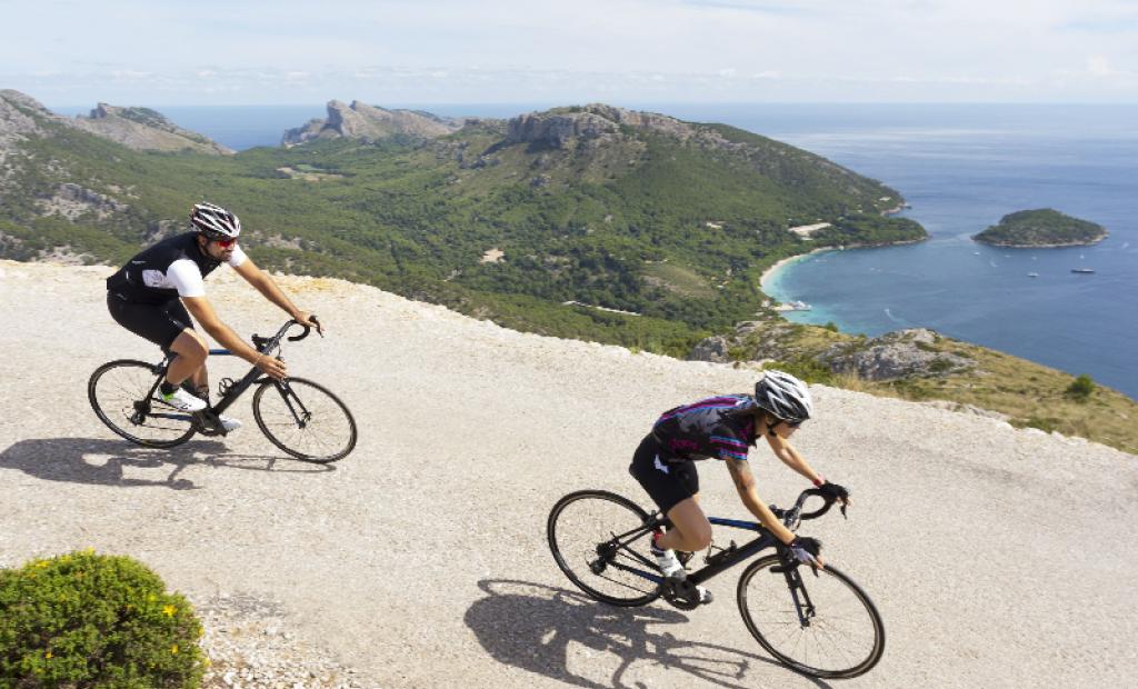 Spanien: Åk på en aktiv höstsemester på Balearerna
