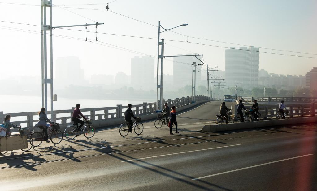 Nordkorea: Nordkorea – landet annorlunda på två hjul