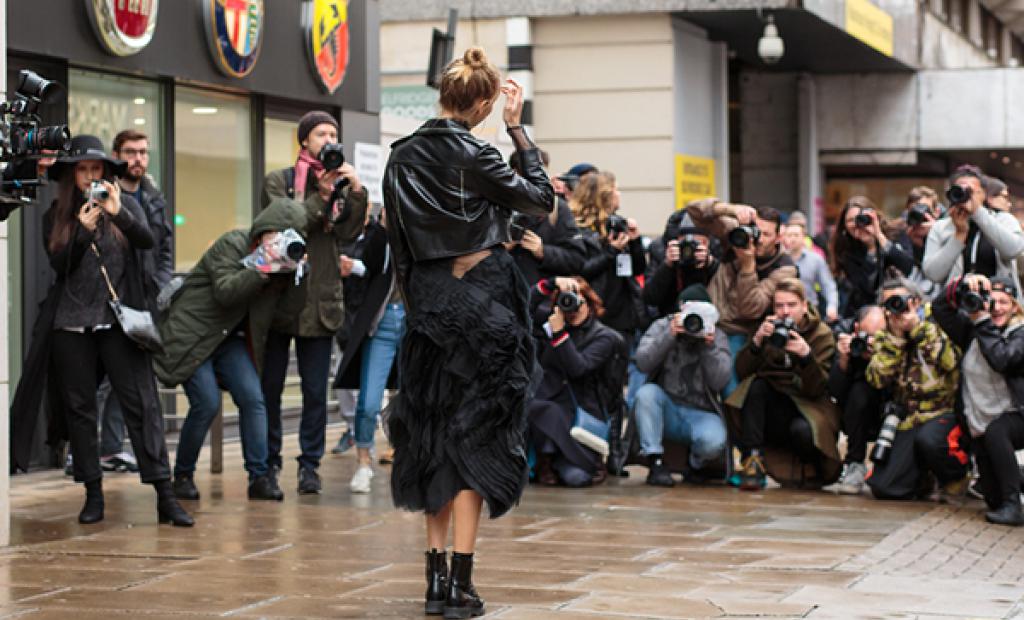 Här hänger modeeliten under modeveckorna