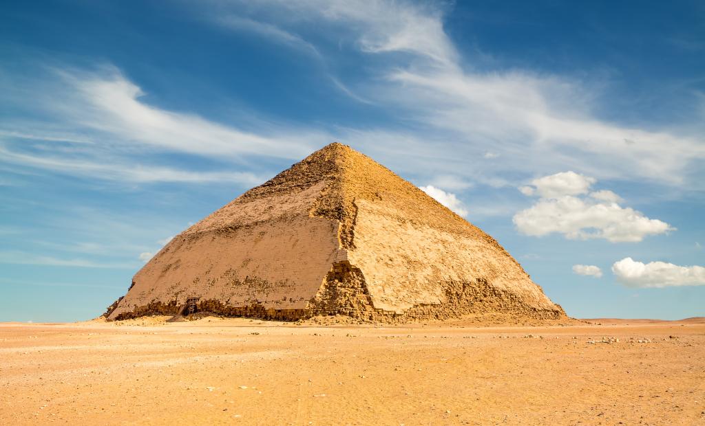 Kairo, Egypten: Nu kan du gå in i Egyptens böjda pyramid