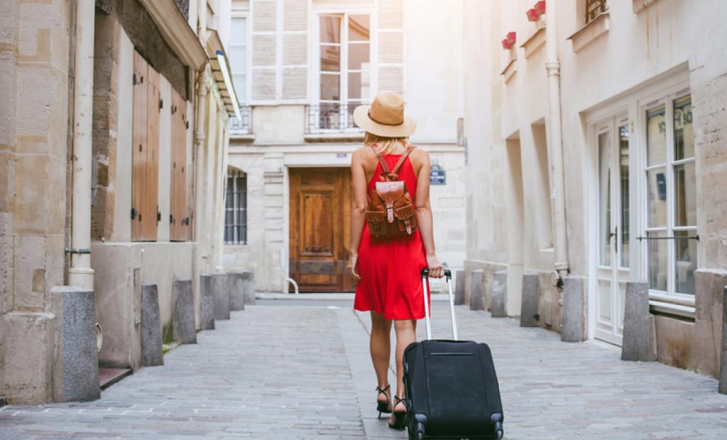 Svenskar vill inte umgås med andra svenskar på semestern