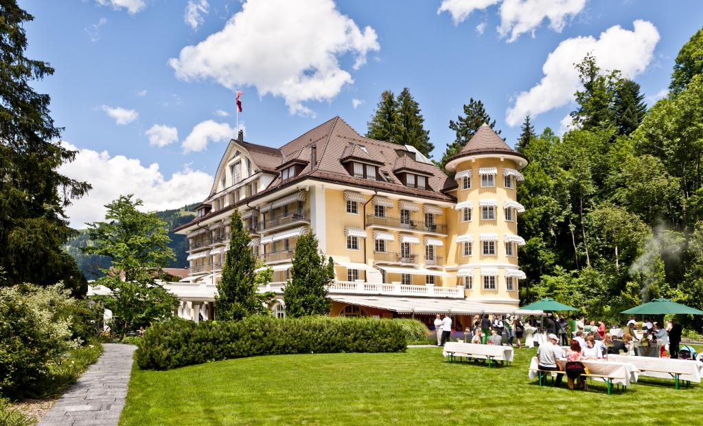 Schweiz: Sommarguide: Gstaad, Schweiz
