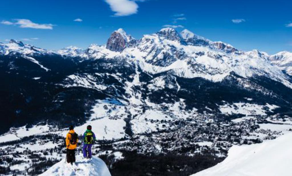 Cortina, Italien: Insnöad i Cortina