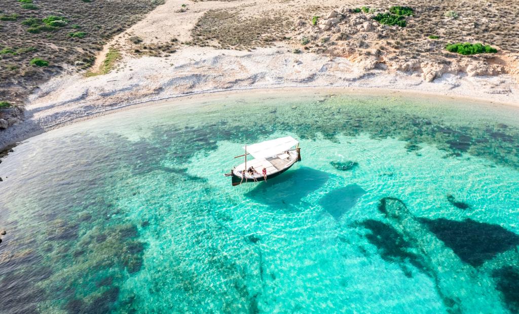 Spanien: Lågsäsong på Menorca: Stränder, god mat och stillhet i solen