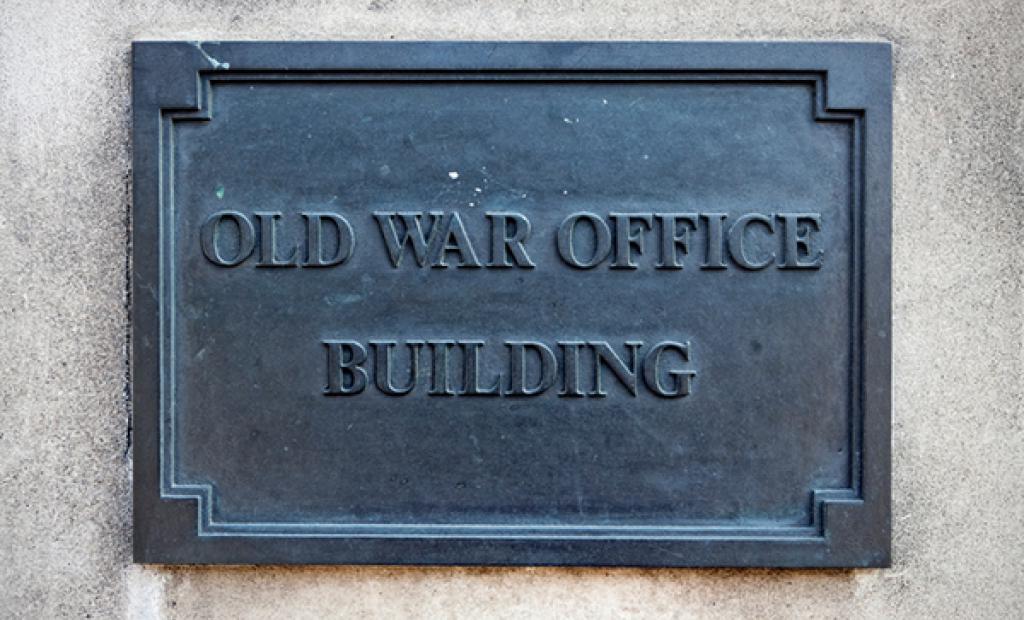 Raffles kommer till London