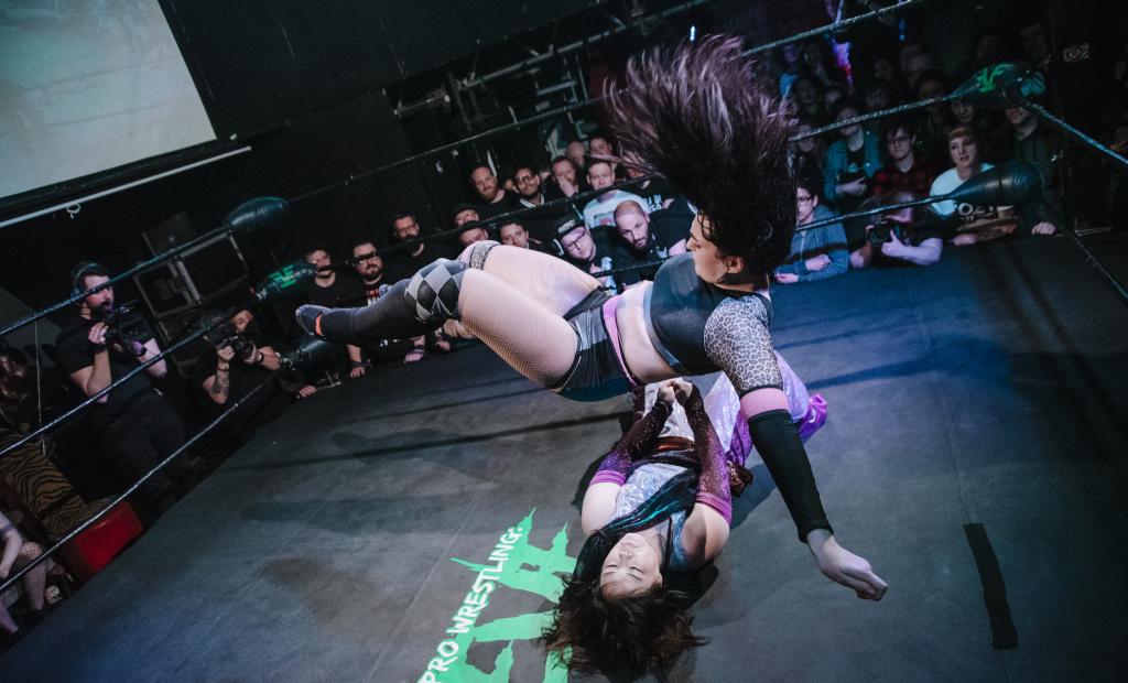 London, Storbritannien: Hett i London: EVE Riot Grrrls of Wrestling